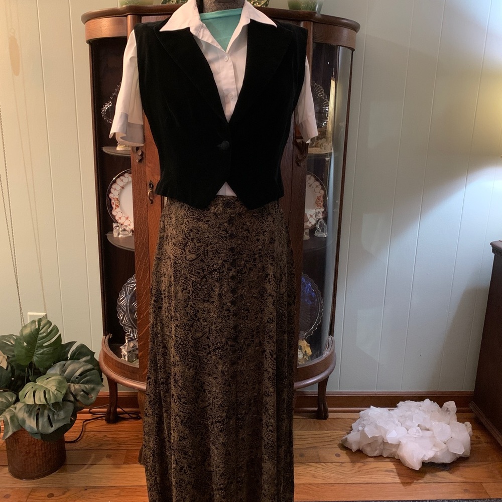 Briggs New York long skirt